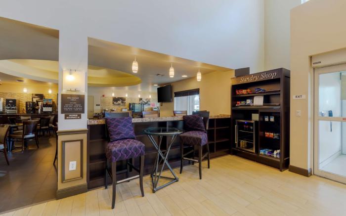 Best Western Plus Miami Airport North Hotel & Suites