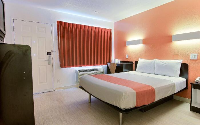 Motel 6 Corpus Christi, TX - East - North Padre Island
