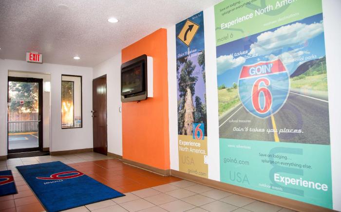 Motel 6 Omaha, NE
