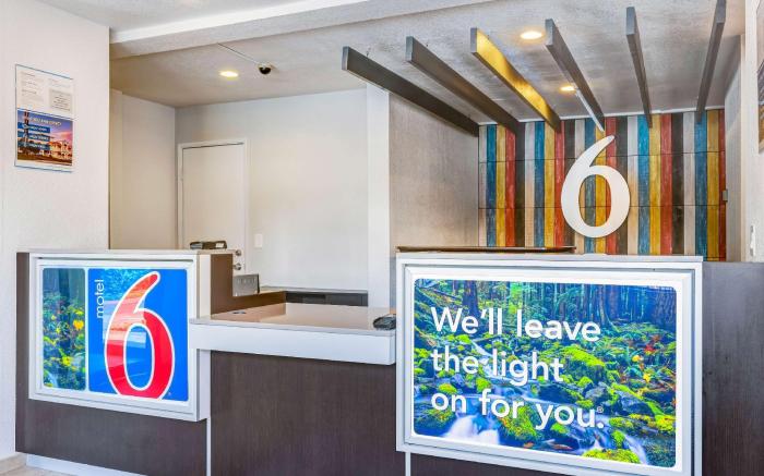 Motel 6 Kirkland, WA - North Kirkland
