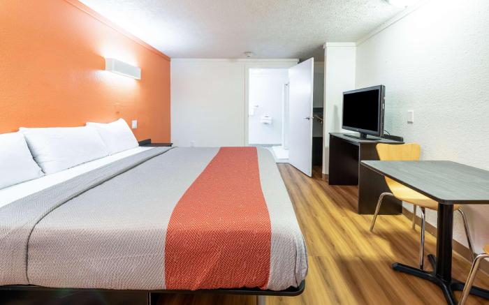 Motel 6 Mansfield, OH