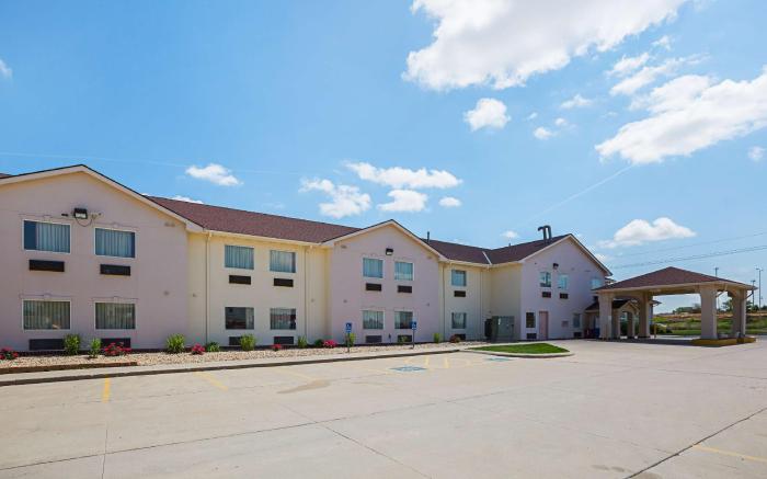 Motel 6 Omaha, NE - IAT West