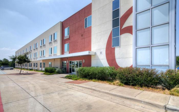 Motel 6 Roanoke, TX - Northlake - Speedway