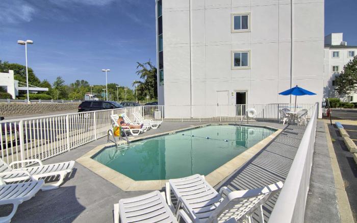 Motel 6 Portsmouth, NH
