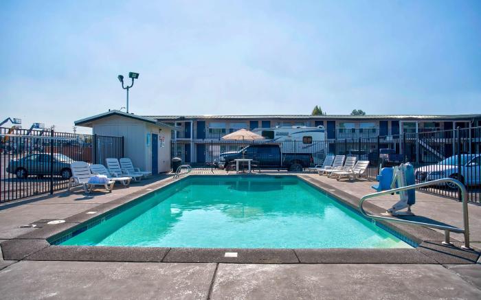 Motel 6 Bend, OR