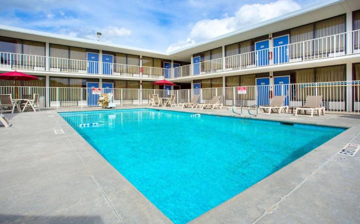 Motel 6 Baton Rouge, LA - Southeast