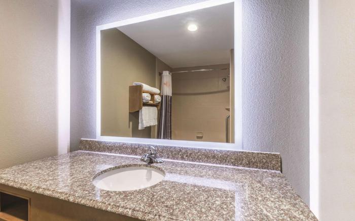 La Quinta Inn & Suites by Wyndham Tulsa - Catoosa