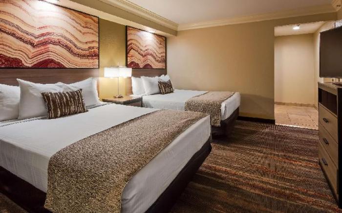 Best Western Plus Wine Country Inn & Suites