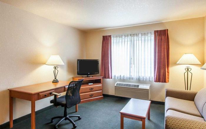 Comfort Inn & Suites Tualatin - Lake Oswego South