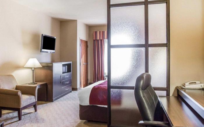 Comfort Suites