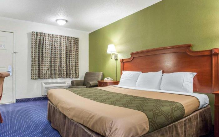 Rodeway Inn & Suites Fort Jackson