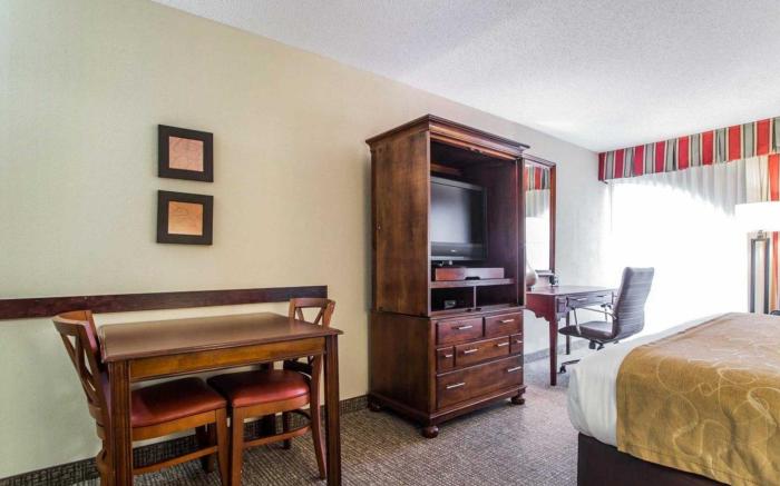 Comfort Suites
