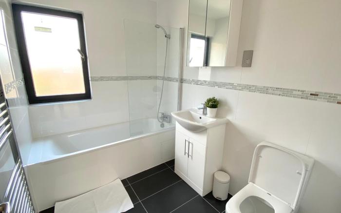 Shoreditch Apartments by DC London Rooms