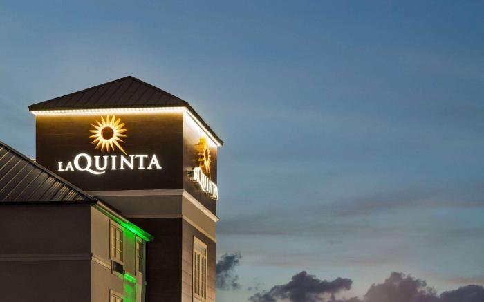 La Quinta Inn & Suites by Wyndham San Antonio N Stone Oak