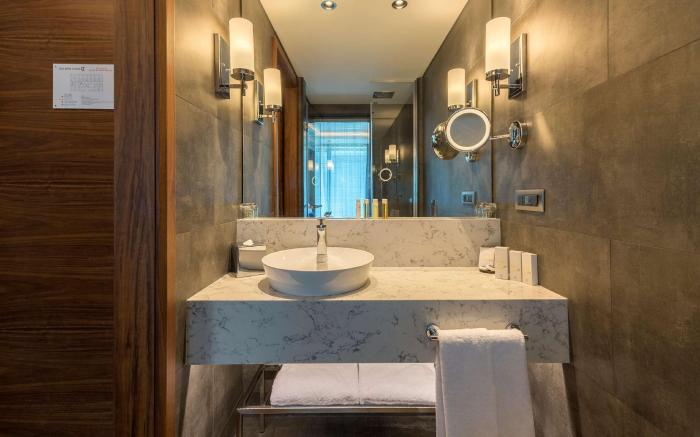 Golden Tulip Istanbul Bayrampasa