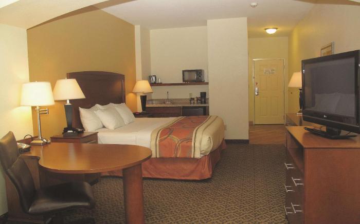 La Quinta Inn & Suites by Wyndham Lawton / Fort Sill