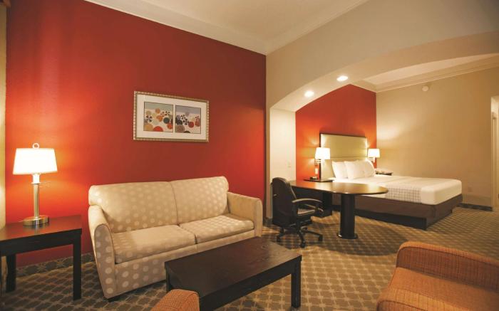 La Quinta Inn & Suites by Wyndham PCB Coastal Palms