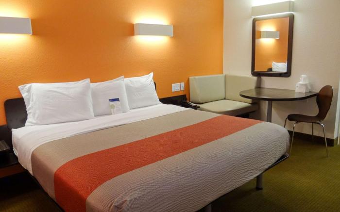 Motel 6 Erie, PA