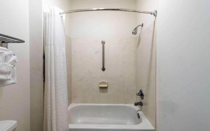 Americas Best Value Inn & Suites Ft. Worth S