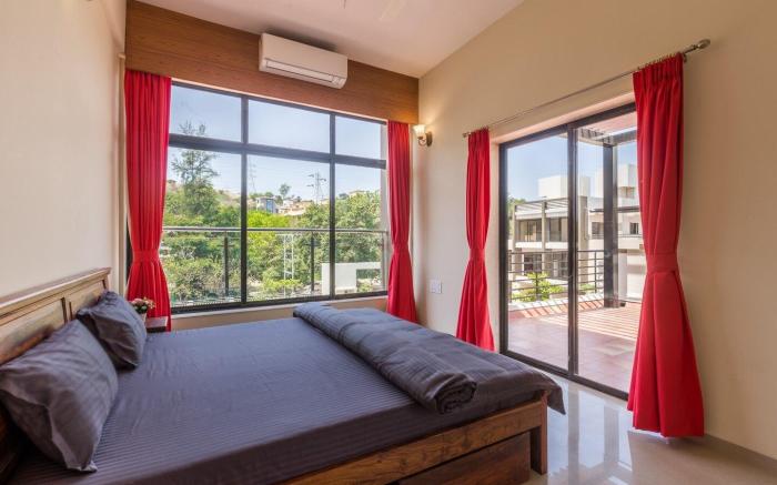StayVista's Greenwoods Villa 6 - City-Center Villa with Private Pool, Terrace, Lift & Ping-Pong Tabl