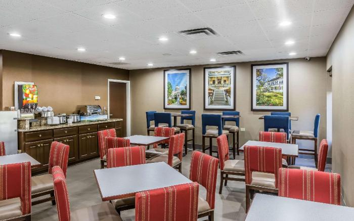 Comfort Inn & Suites