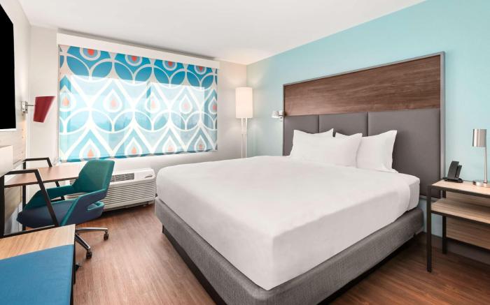 Tru by Hilton Portland Airport