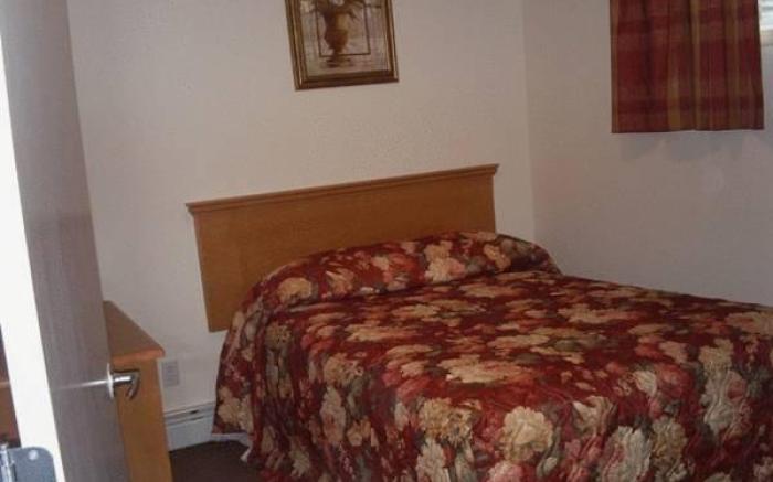 Chateau Motel