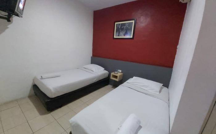 Holiday Hotel