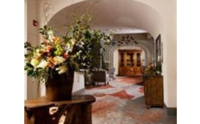 Gateway Hotel, Trademark Collection by Wyndham
