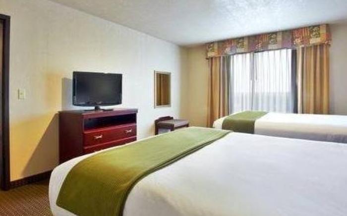 Holiday Inn Express Hotel & Suites Hearne By IHG