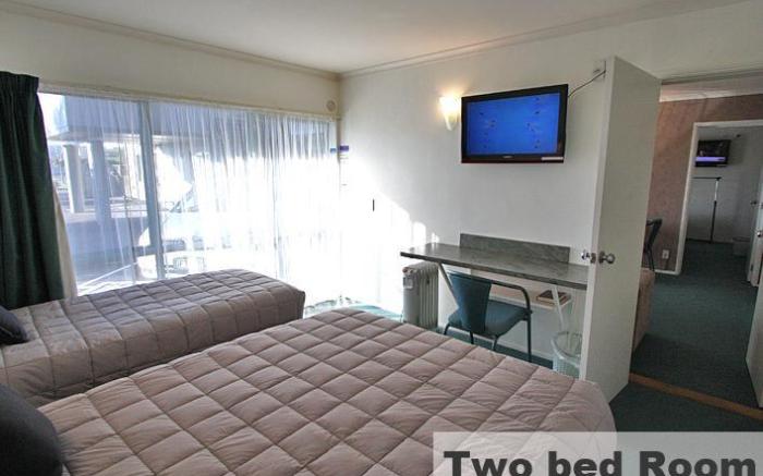 Accolade Lodge Motel