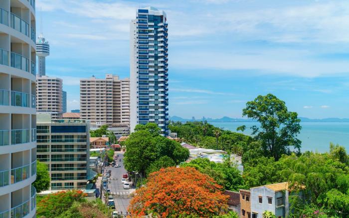 Royal Beach View Suites