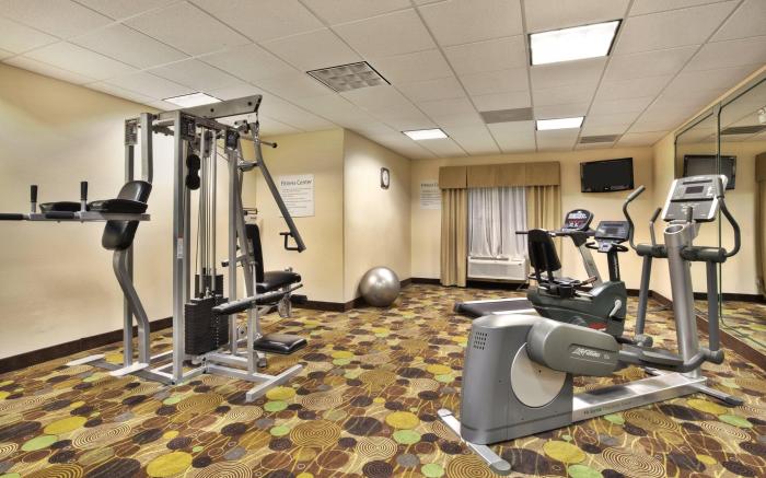 Holiday Inn Express & Suites Sealy By IHG