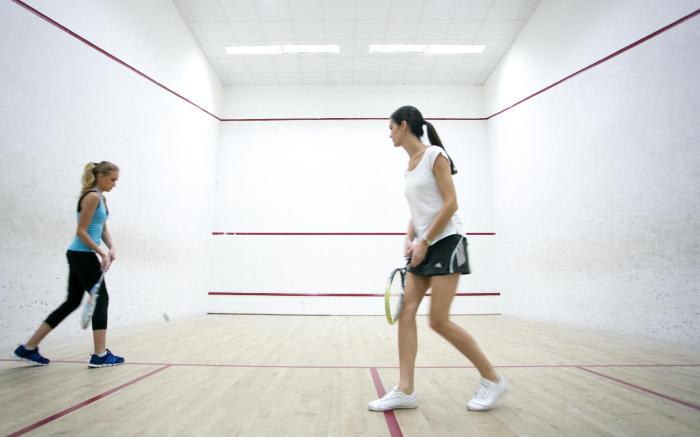 Two Seasons Hotel & Apartments