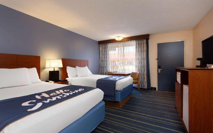 Days Inn by Wyndham Breezewood