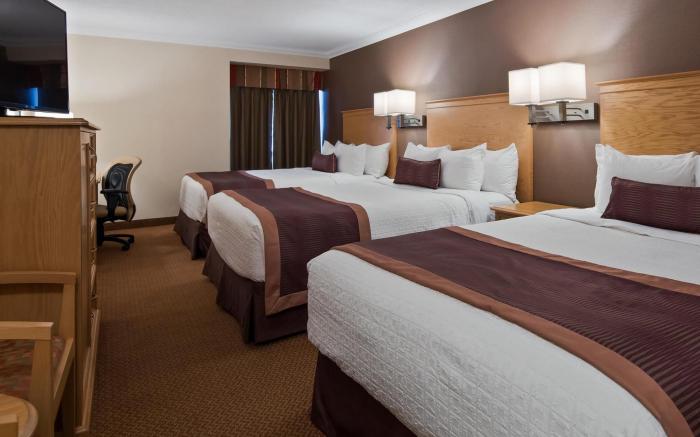 BEST WESTERN PLUS Cobourg Inn & Convention Centre