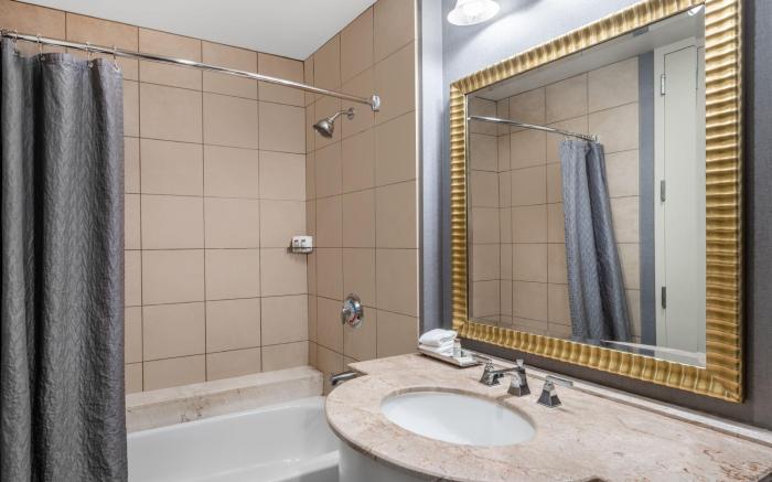 Renaissance Dallas North Hotel