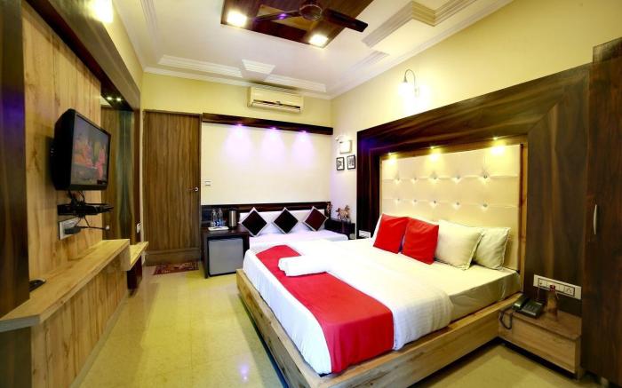 EMINENCE - PALM RESIDENCY (1 KM from Nakkie Lake)