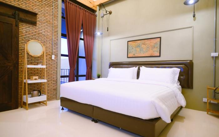 Dream Factory Hotel & Rooftop Bar