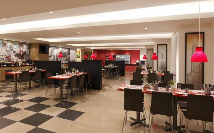 Red Fox by Lemon Tree Hotels, Hyderabad