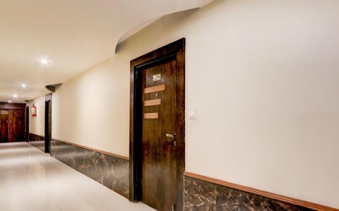 Super Townhouse Oak Madhapur formerly Nera Regency