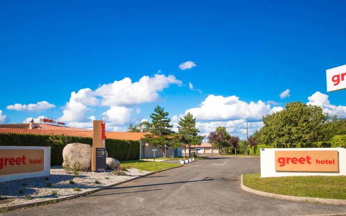 greet Hotel Castres Saix
