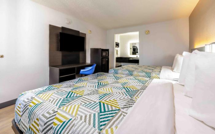 Motel 6 Fort Worth, TX - East