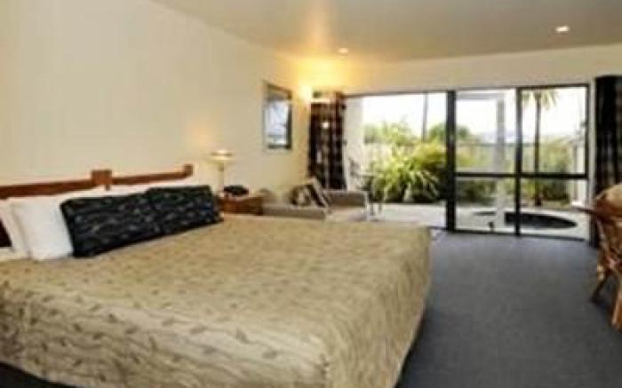 Baycrest Lodge Hotel
