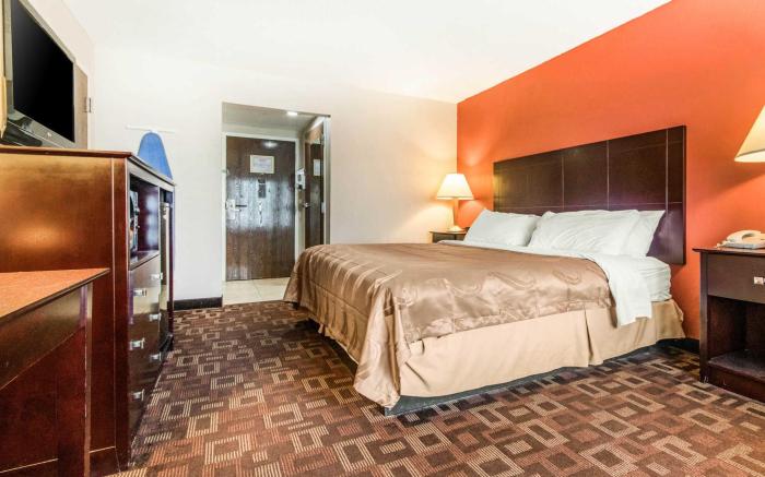 Quality Inn & Suites Lawrenceburg