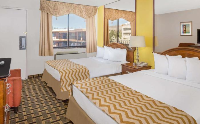 Travelodge by Wyndham Reno
