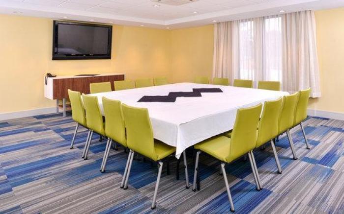 Holiday Inn Express Rochester - University Area
