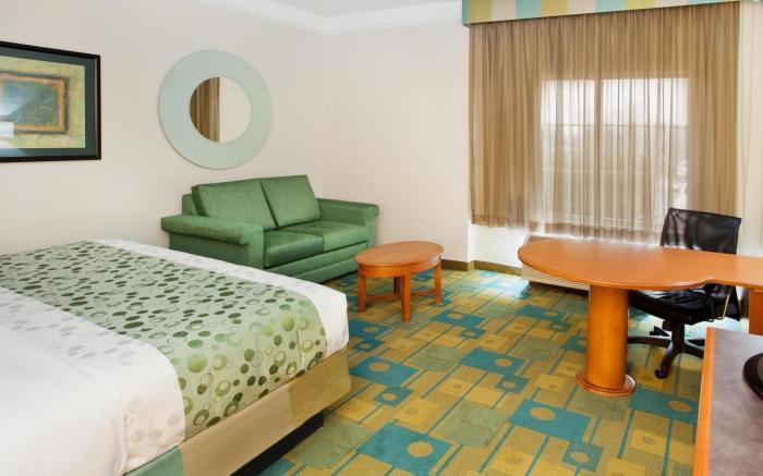 La Quinta Inn & Suites by Wyndham Greenville Haywood
