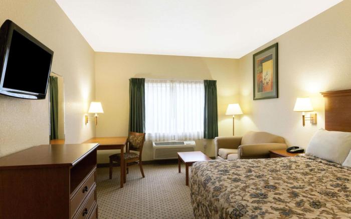 Days Inn by Wyndham San Antonio at Palo Alto