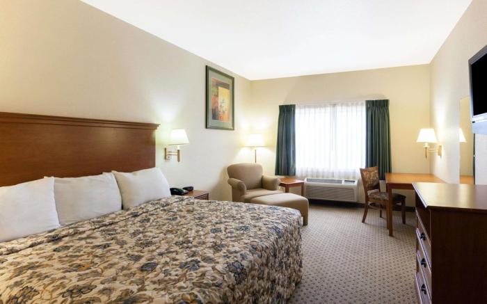 Days Inn by Wyndham San Antonio at Palo Alto